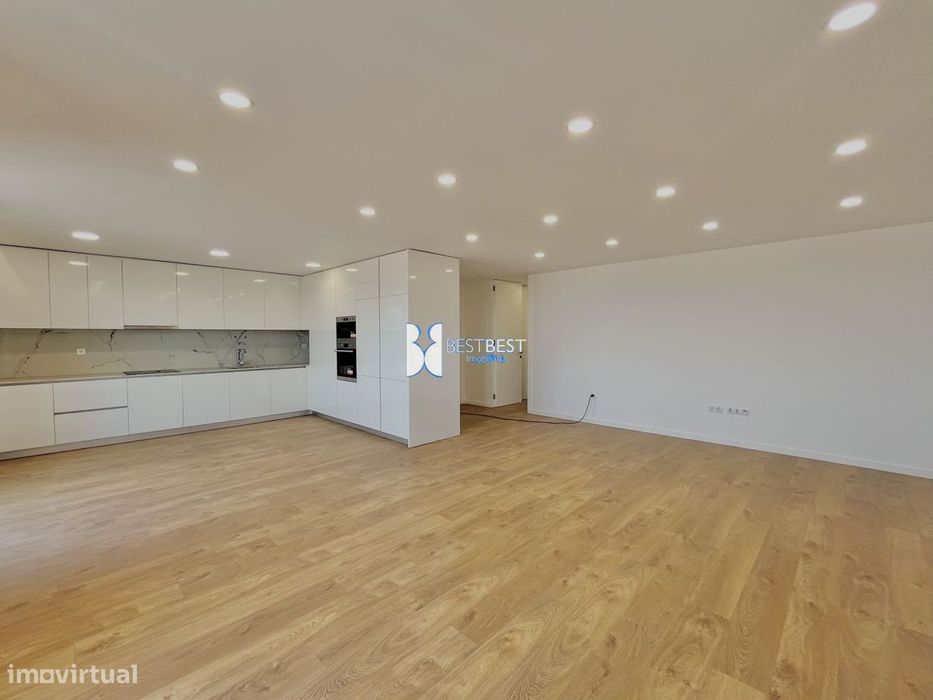 T3 Novo , Grande Varanda, Design Moderno, Equipado, Airo, Barcelos