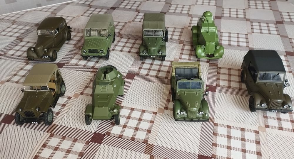 Колекційні машинки у масштабі 1/43