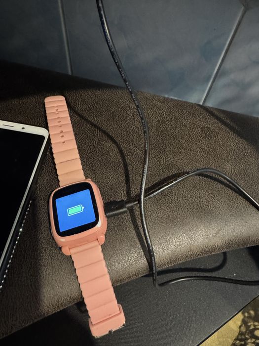 Смарт-часы детские KidPhone 2 Pink с GPS-трекером ELARI