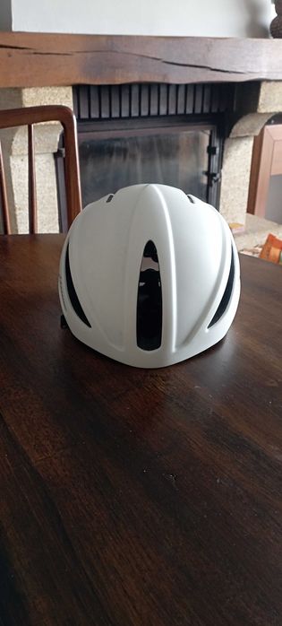 Capacete orbea aero R10 com sistema MIPS