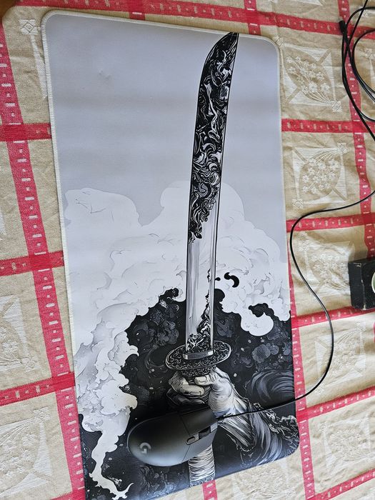 Vendo Mouse Logitech G203 + Mousepad (60x30cm)
Vendo Mouse Logitech G2