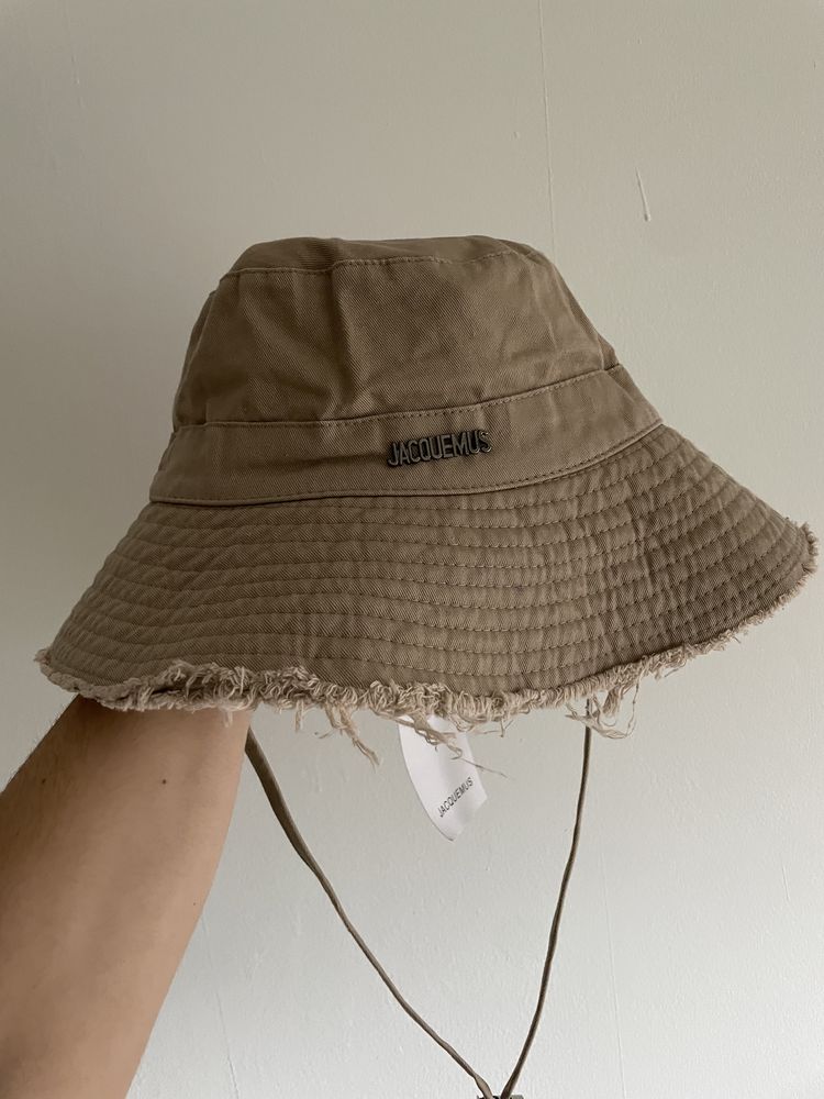 Jacquemus Bucket Hat Chapeu de Pesca Chuva Sol Preto Bege