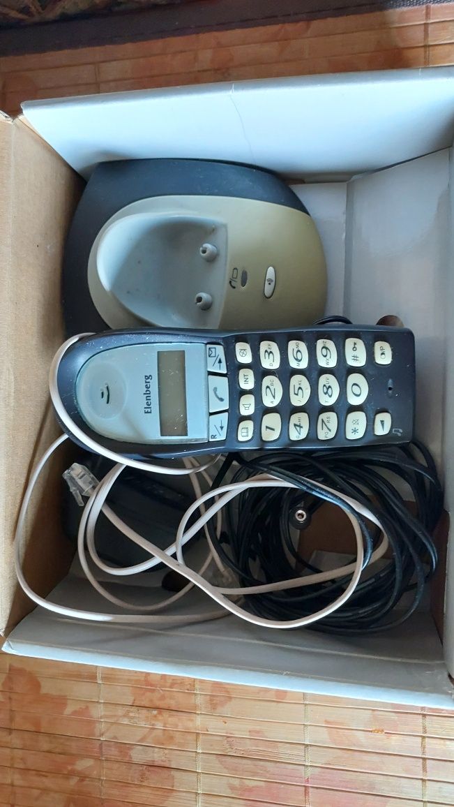 Телефони стаціонарні б/у.2 штуки