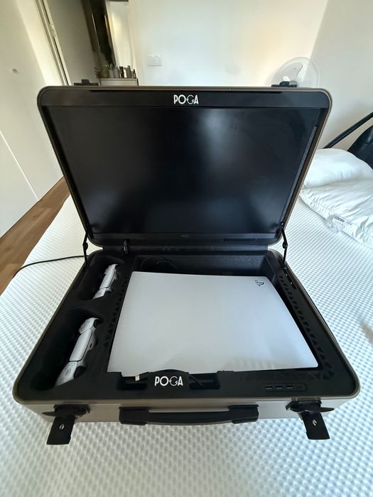 Poga com PlayStation 5 e 2 Comandos