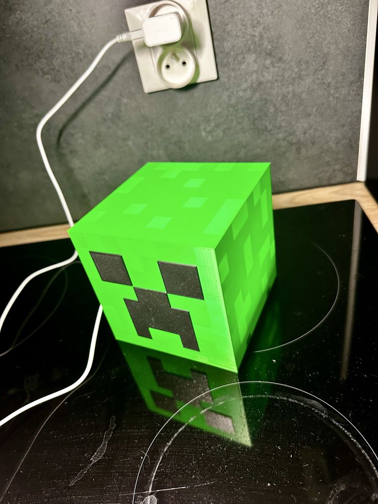 Lampka nocna Pixel Art zielona lampa na kabel USB