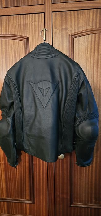 Blusao motard Daynese em pele com proteções