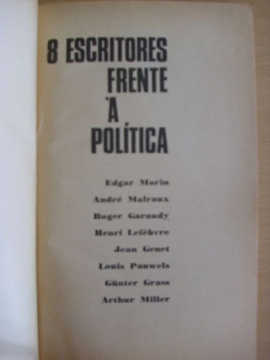 8 escritores frente à política