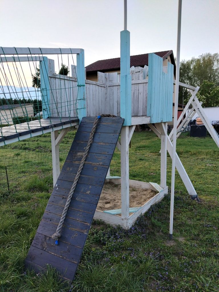 Plac zabaw Domek