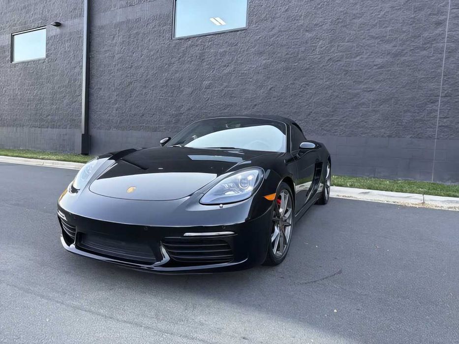 Porsche 718 Boxster S      2017