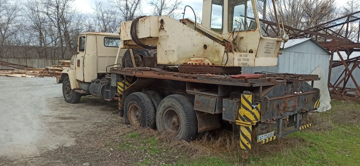 Автокран грузоподёмностью 25 тон