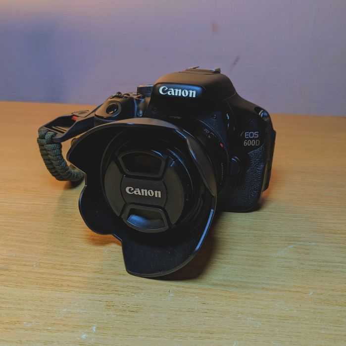 Дзеркальний фотоапарат Canon 600D + 50mm (з комплектом та фото)