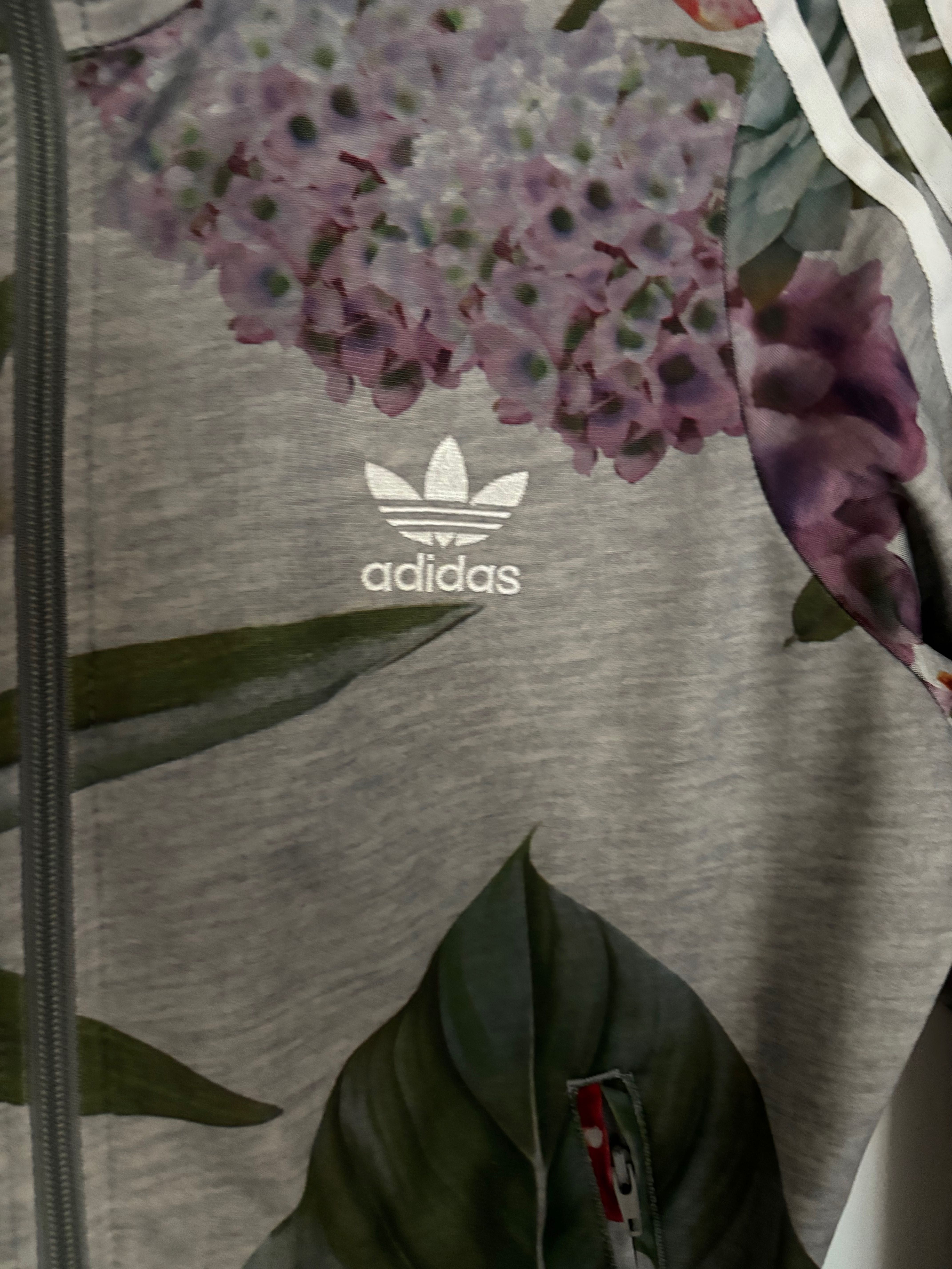 Bluza damska adidas kwiaty, kwiatowy print, wzór ED6584 rozmiar 36 38