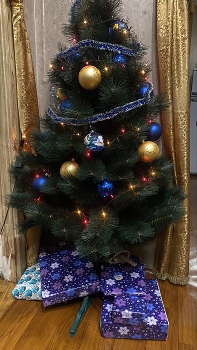 Продам штучну ялинку 1,75-1,8 м