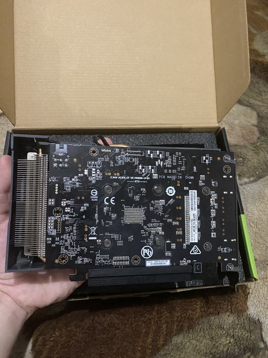 Відеокарта Radeon RX6500 xt eagle 4gb в ідеальному стані