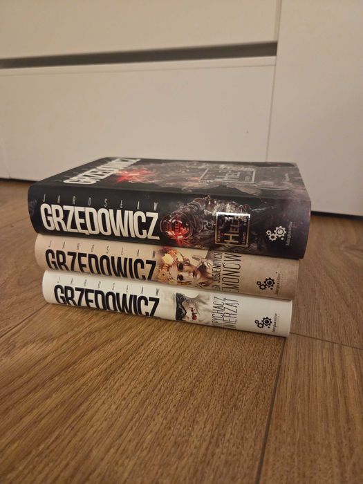 J. Grzędowicz - "Hel","Księga jesiennych demonów","Wypychacz zwierząt"