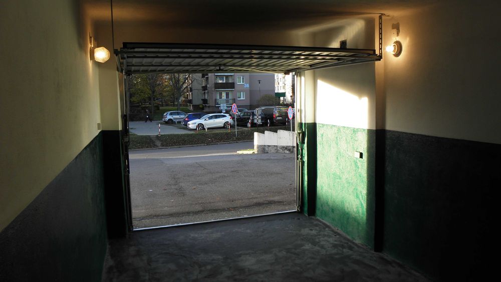 Garaż po remoncie, Aleje Jana Pawła II 15