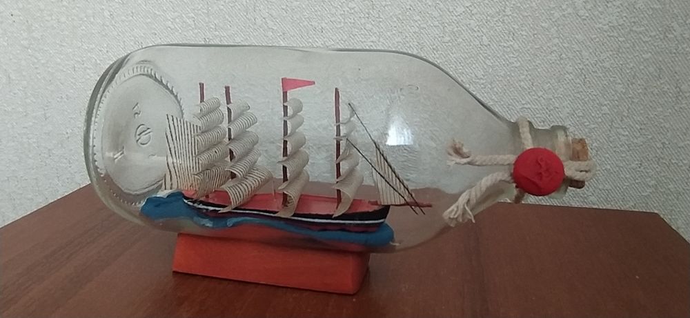 Корабель у пляшці