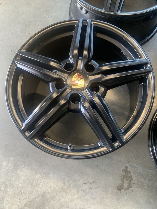 Диски на PORSHE R19 оригинал