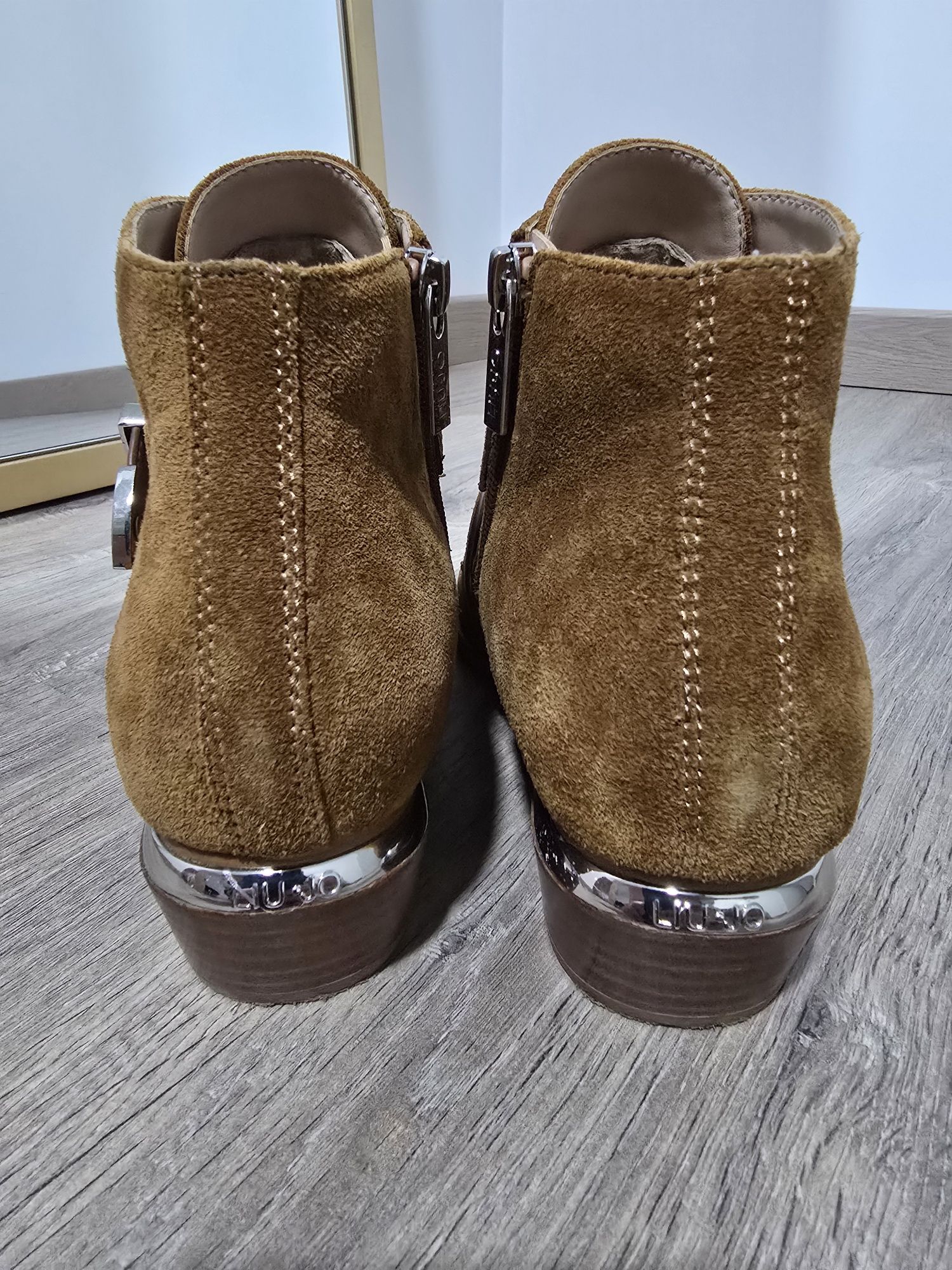 Botins Liu Jo com fivelas