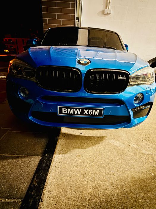 Dziecięce auto akumulatorowe BMW X6M XXL –  niebieski, dwuosobowe!