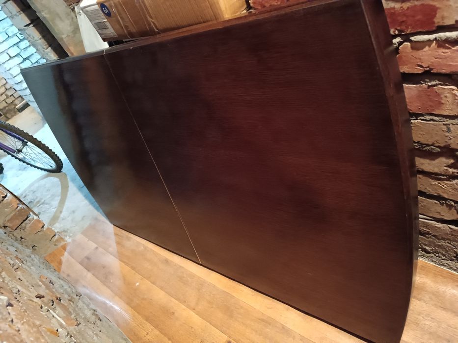 Stół drewniany i 8 krzeseł do kompletu