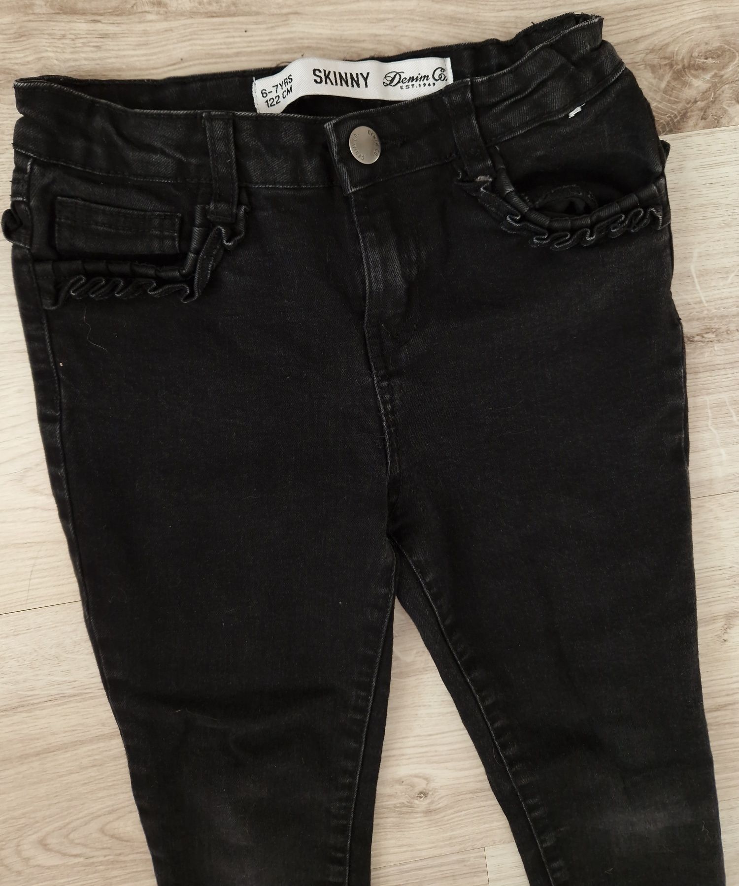 Primark_śliczne spodnie skinny jeans 122 cm falbanka