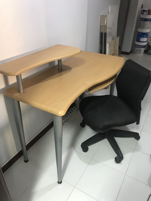 Secretária mais Cadeira