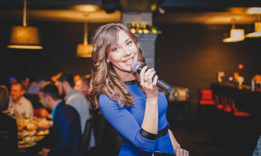 Ведуча та Ді-джей на новорічний корпоратив 2026 ( Ведучий)