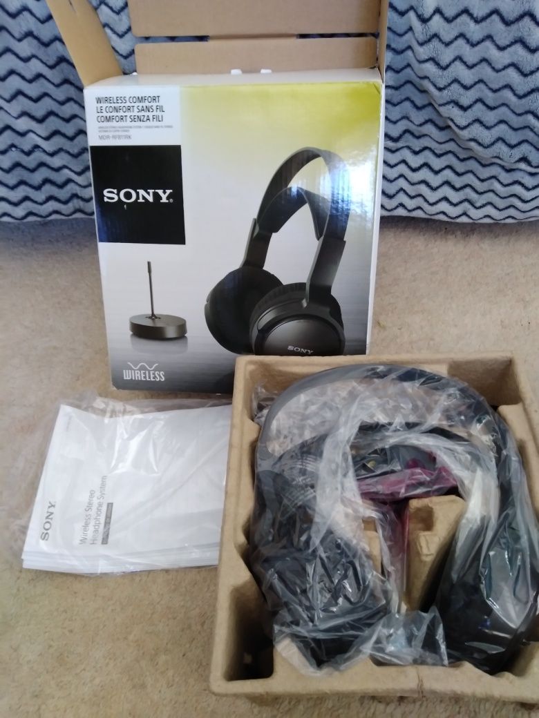 Auriculares sem fios Sony MDR-RF811RK. novos. 45euros