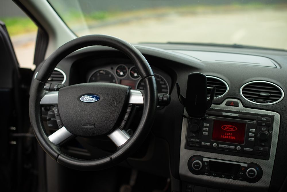 Продам ford focus 2 універсал 1.6л