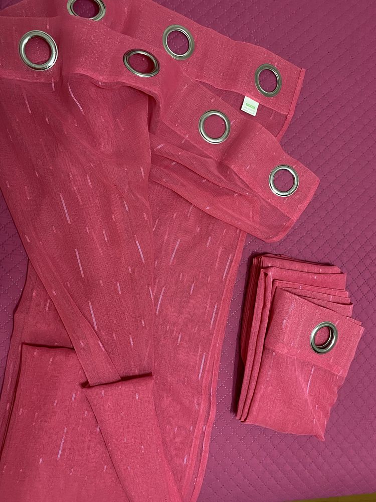 Cortinados cor de rosa