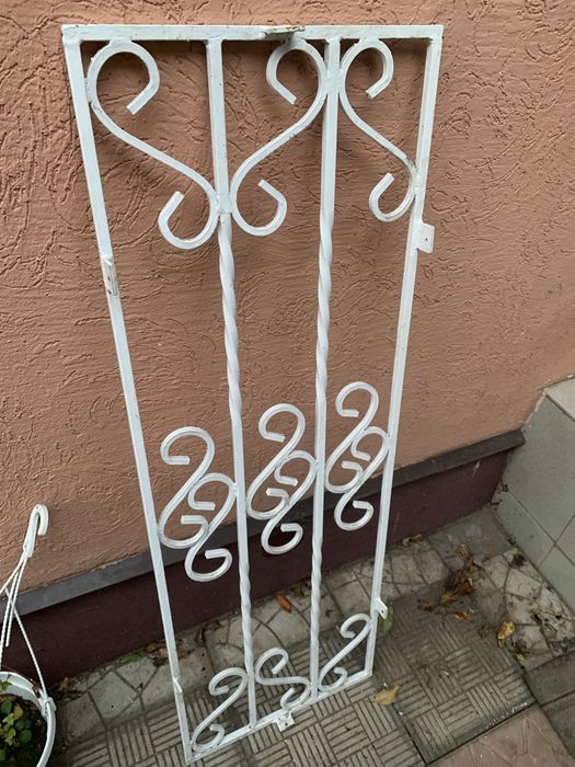 Решітка металева,віконна.