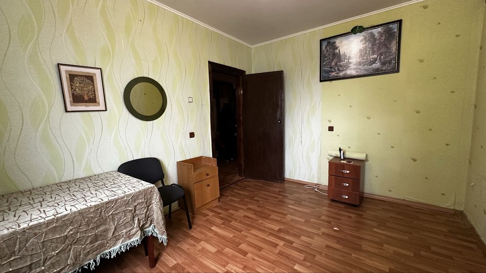 Продається 4кім квартира на Червоному провулку