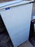 Lodówka Whirlpool 121cm do zabudowy