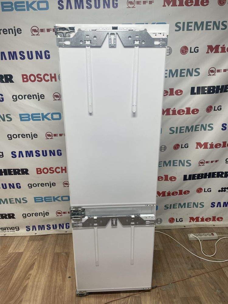 Вбудований холодильник Liebherr ICBN 3324 (встраиваемый)