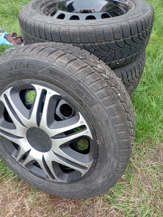 4x Opony Zimowe Uniroyal z kołpakami