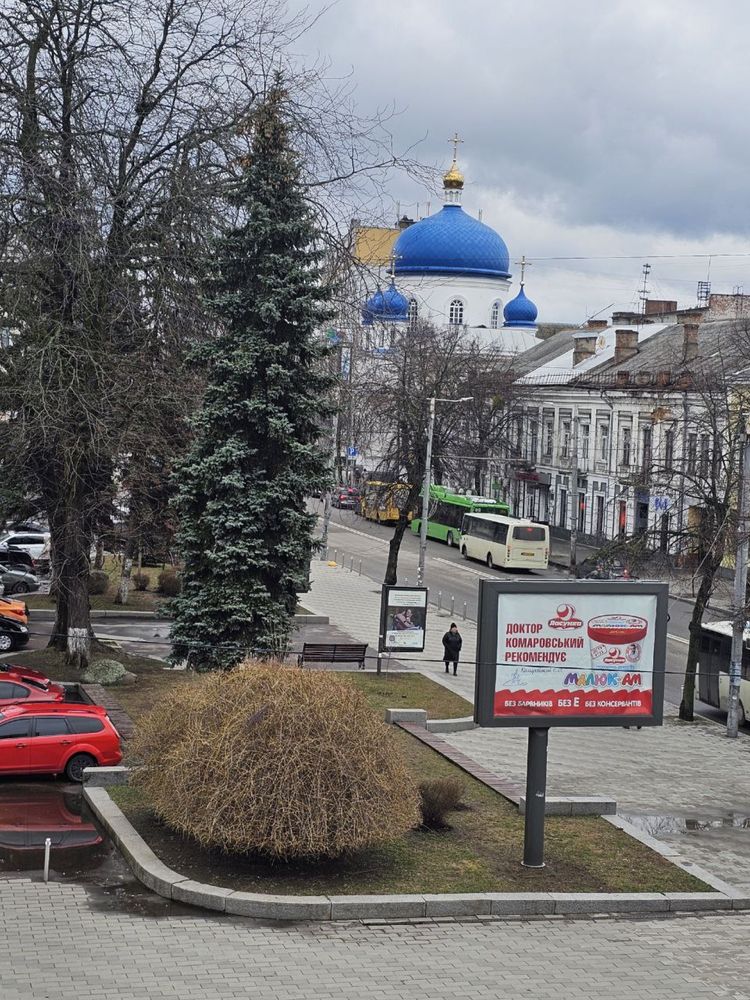 Оренда 2-кімнатної квартири в  центрі з АО