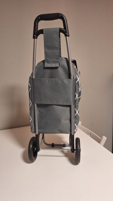 Carrinho de compras com rodas NOVO