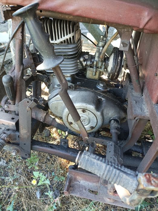 Двигун до мото Муравей.