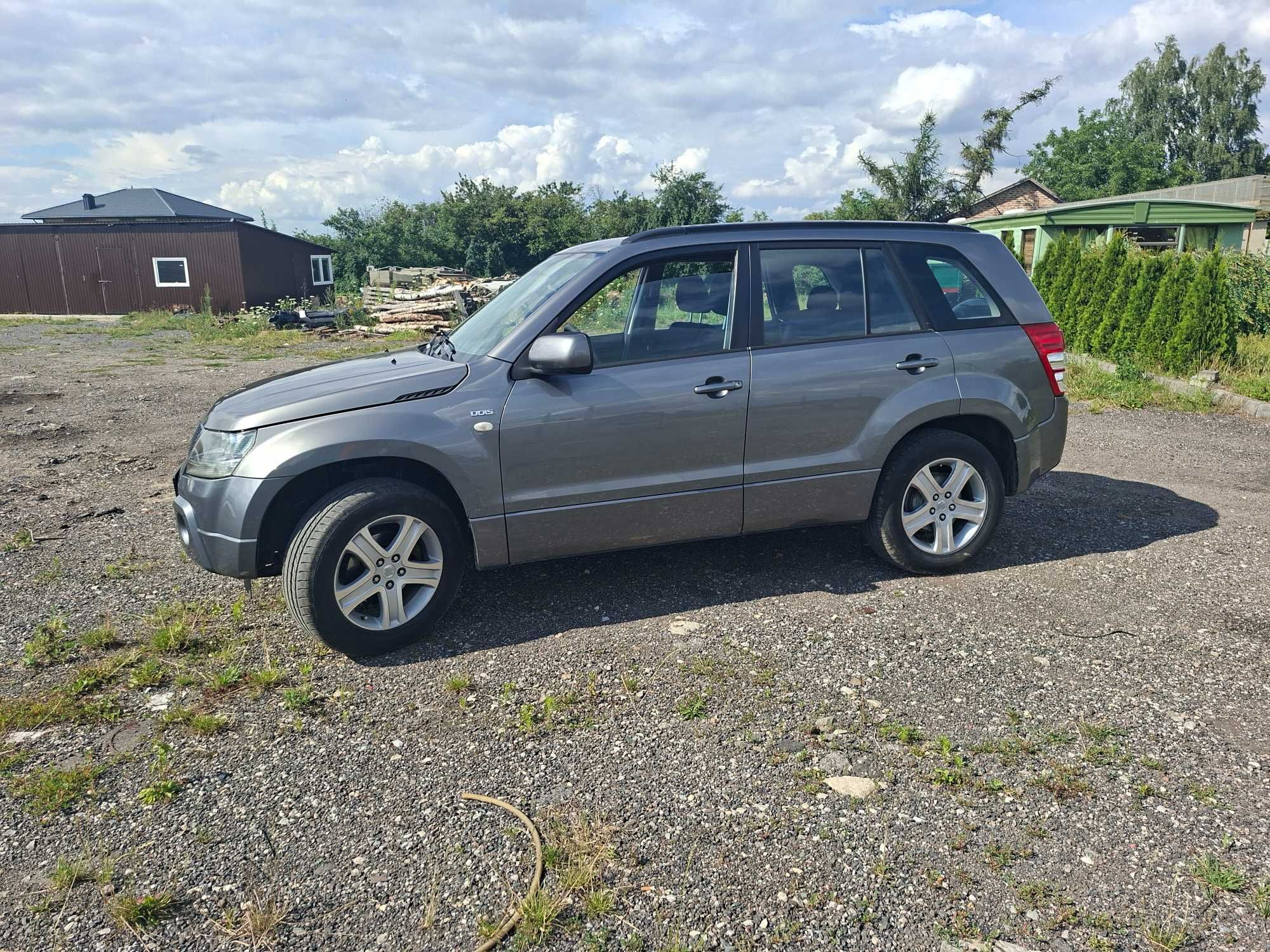 SUZUKI Grand Vitara