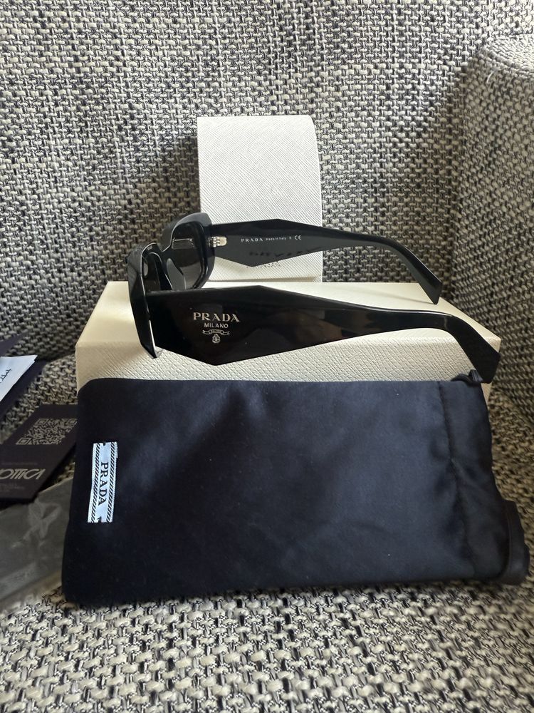 PRADA okulary przeciwsłoneczne