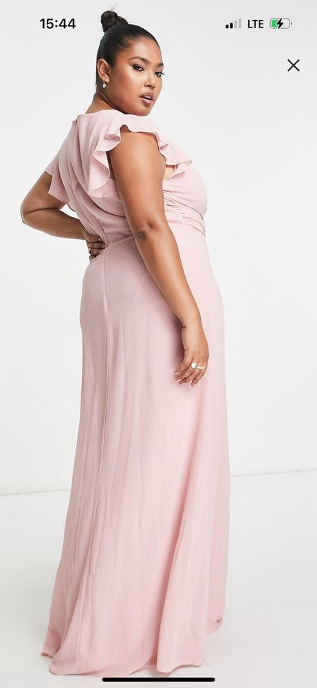 Sukienka plus bridesmaid pudroworozowa maxi ze zwiewnymi rekawami 48