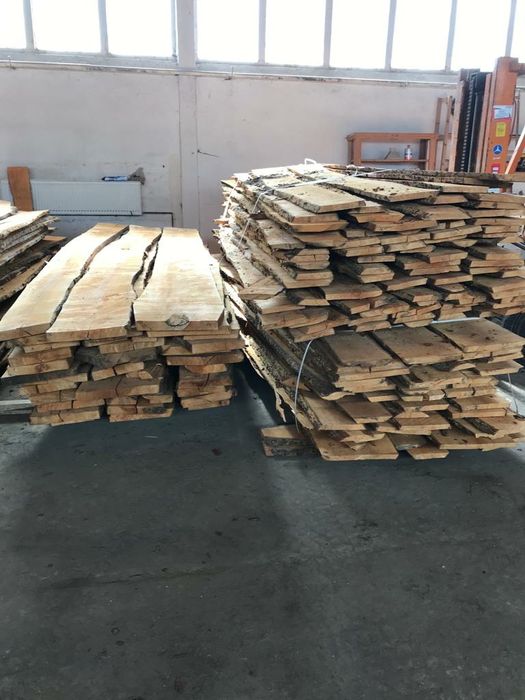 Tarcica olchowa oraz sosnowa nieobrzynana sucha