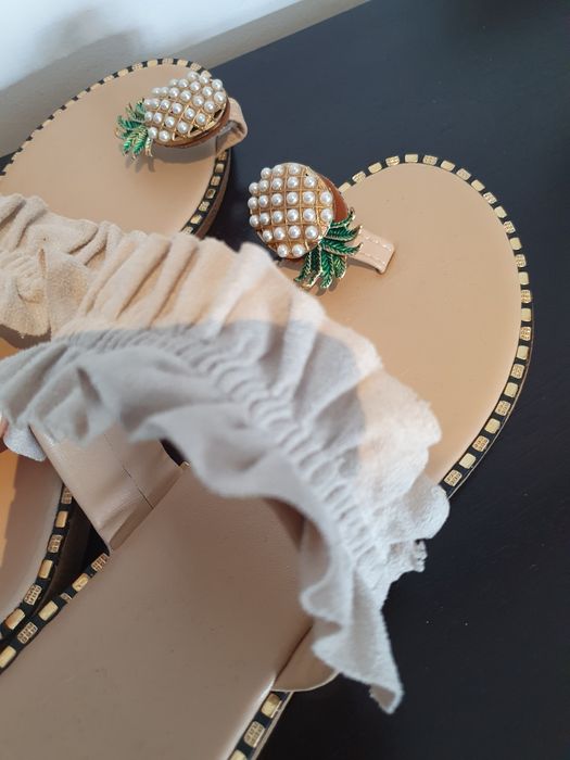 Sandálias em camurça