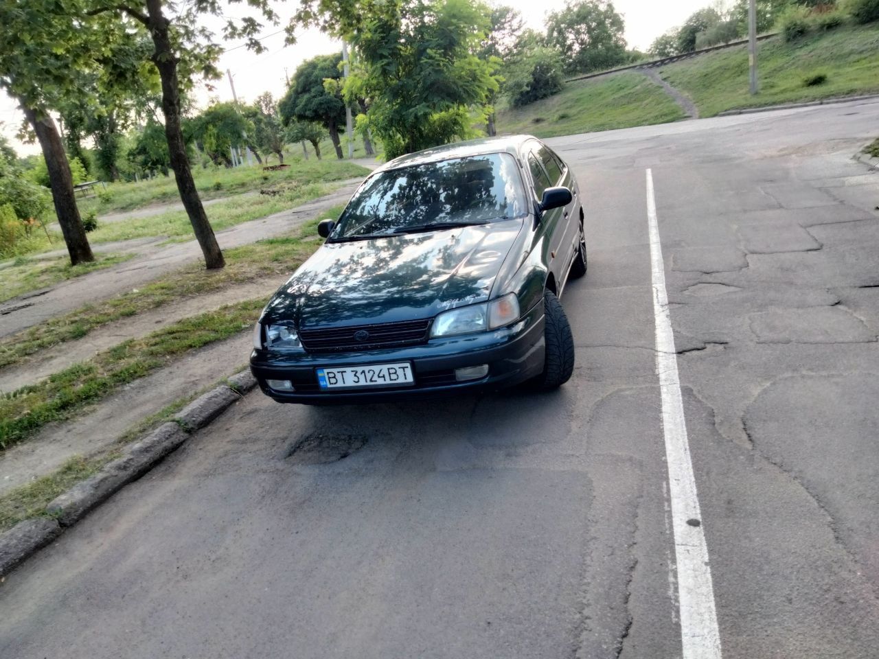 Продам Toyota Carina 1.6