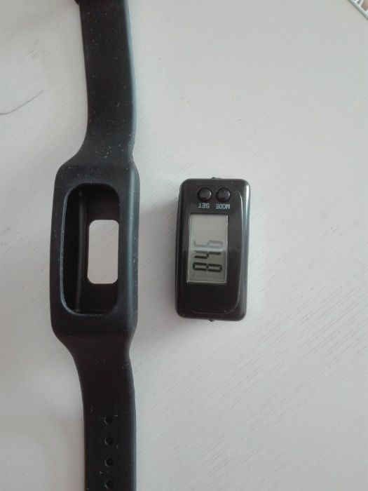 Very Simple Pedometer and Calorie Counter Watch64309721820162121