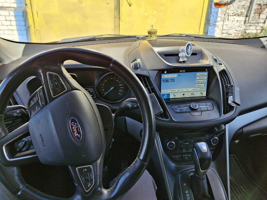 Автомобіль FORD KUGA