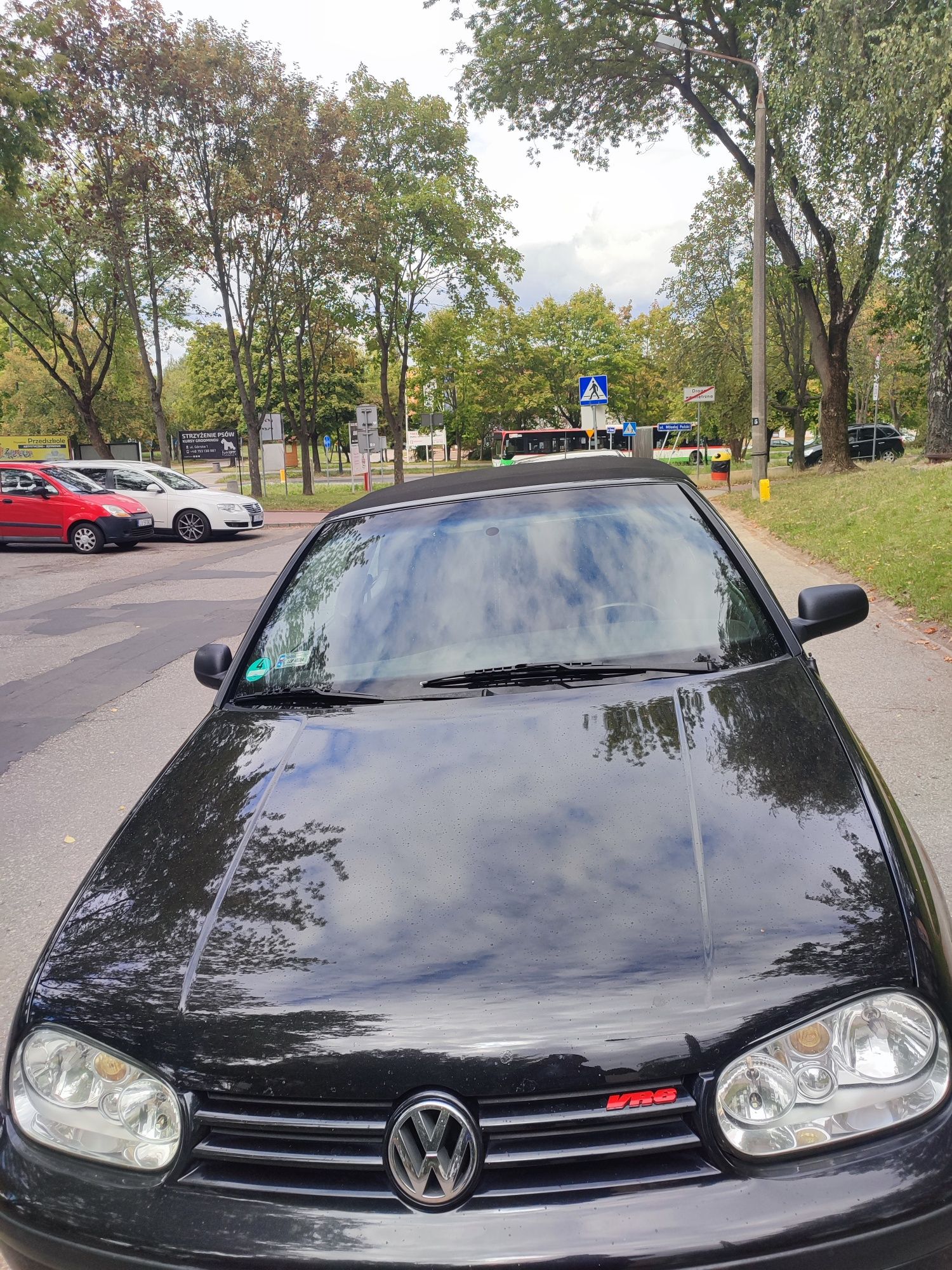Golf cabrio 4 99r 1.8 sprzedaje jako uszkodzony wsteczny cieżko wchodz