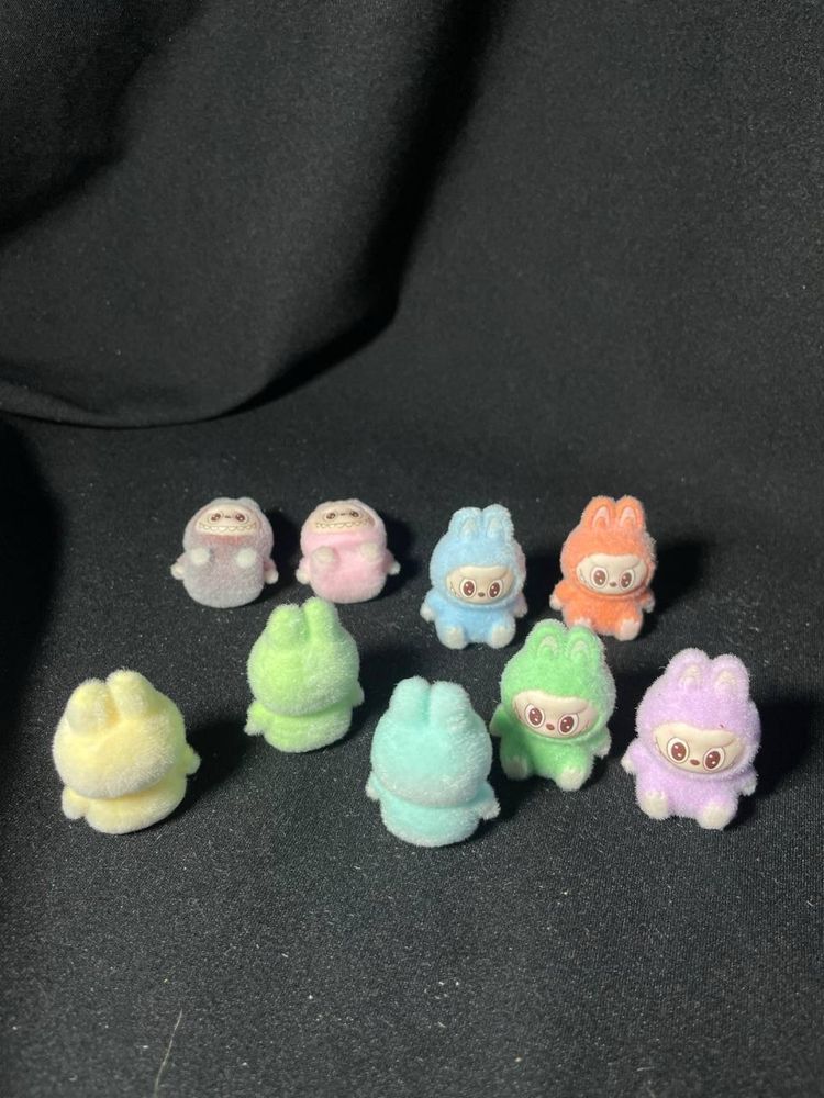 Zestaw 10 minifigurek Labubu – pastelowe, flokowane, przeurocze!