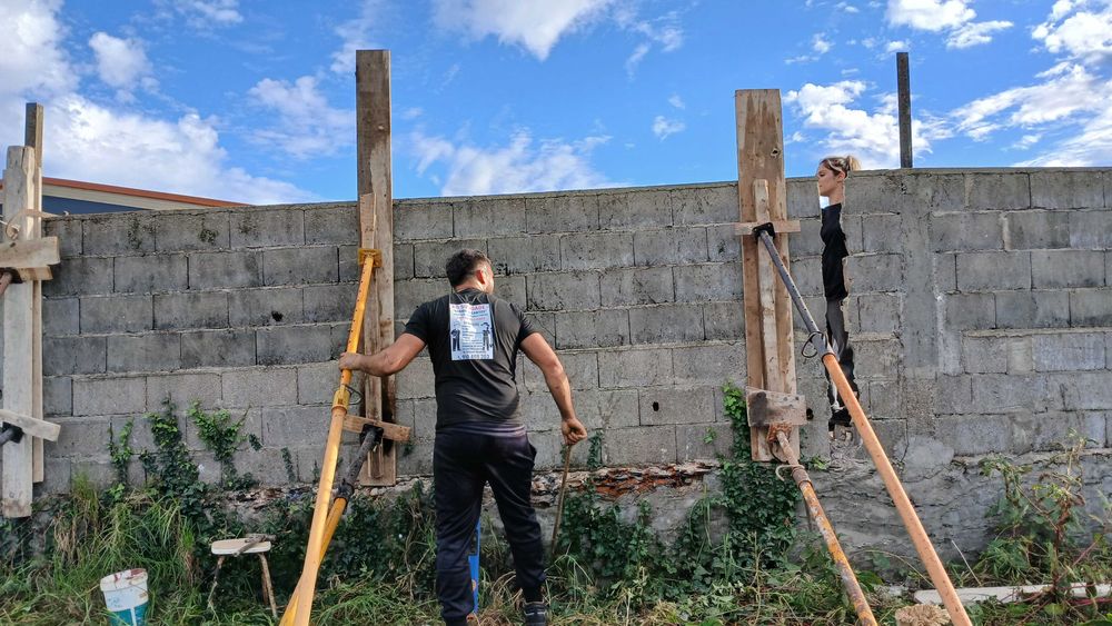 Servicos pedreiro/trolha/ pintura/ pischelaria etc